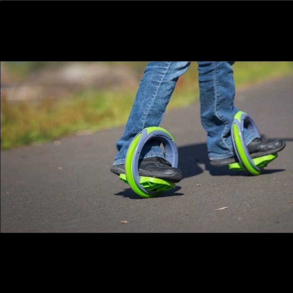 Skates - Picture 6 of 7
